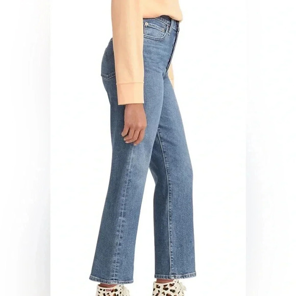 The Levi's Women's Ribcage Straight Ankle jean size 26 with paint stain indigo - Picture 3 of 7